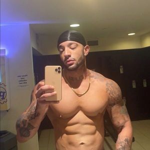 Meet your Posher, Taylor